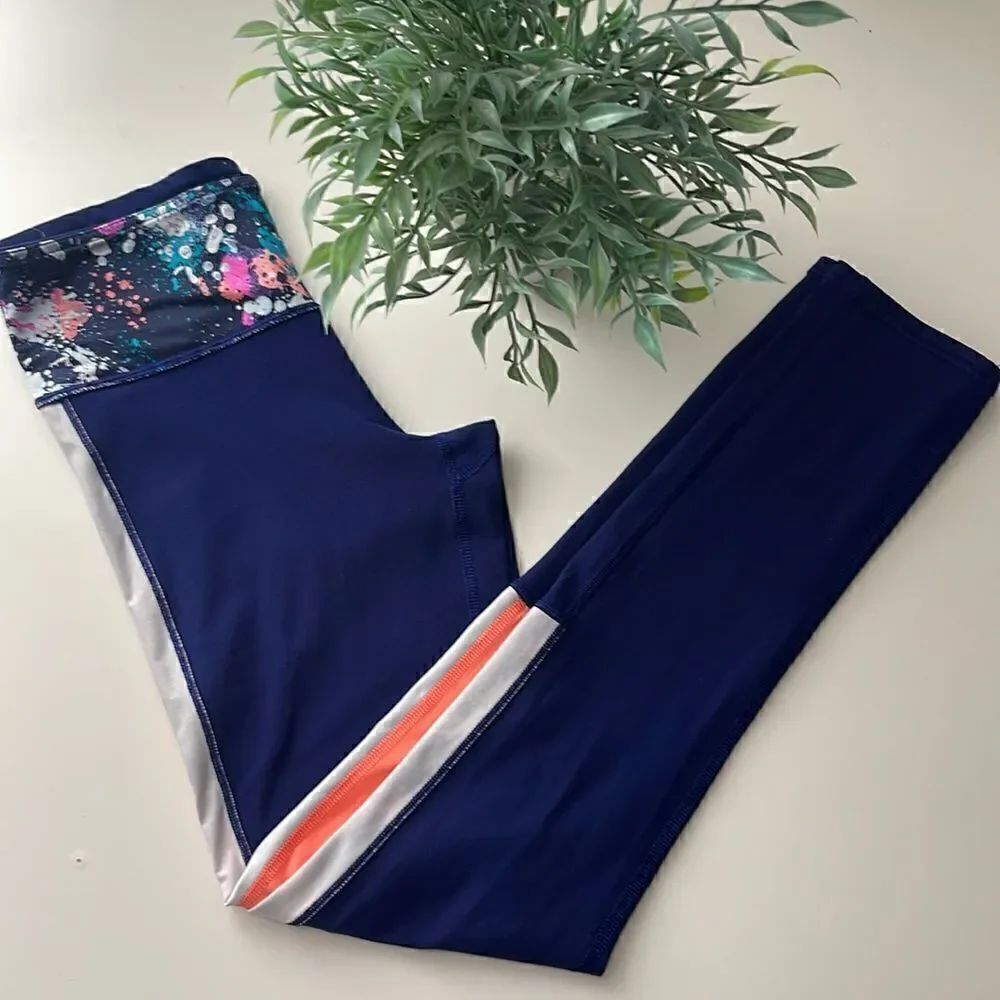 Ivivva by Lululemon athletic leggings.  Size Girls 14.  EUC. No snags or tears.